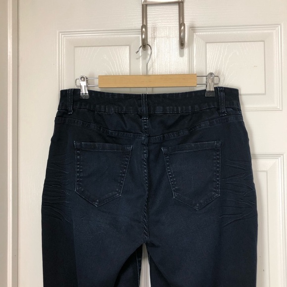 Lane Bryant Soft Stretchy Cotton Dark Wash Whiskered Straight Jeans 16 - Picture 6 of 15